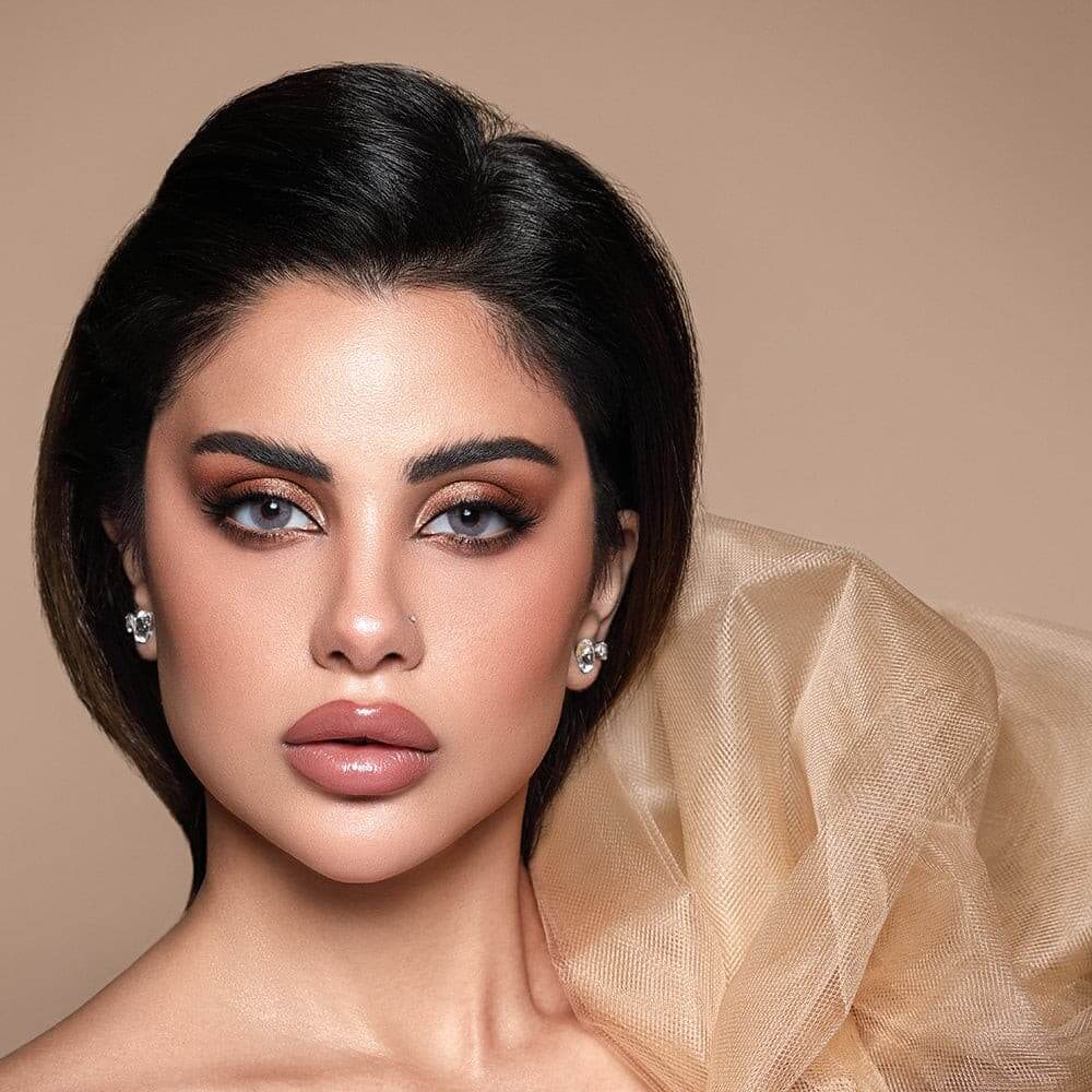 Bella Elite Contact Lenses, Gray Beige, Bella Elite Collection, gray with soft brown tones, gray and brown, light limbal ring, Colour Contact lenses