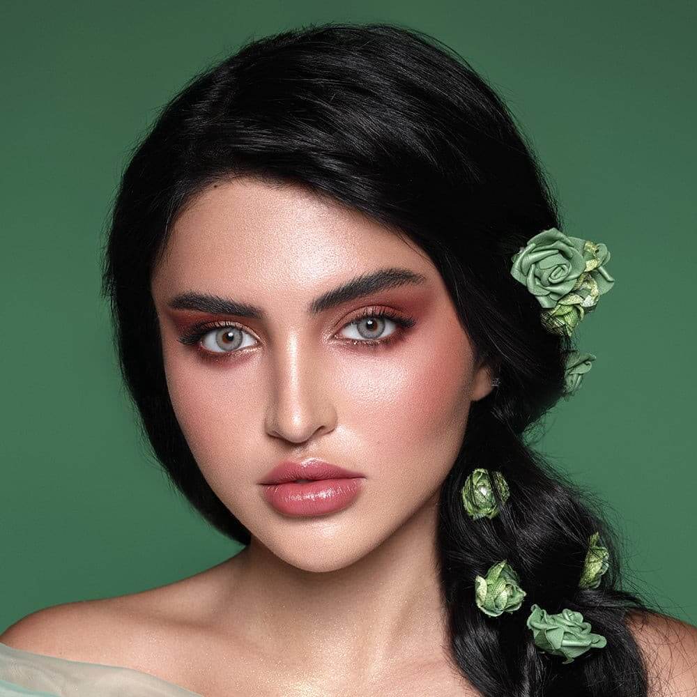 Bella Elite Contact Lenses, Grey Olive, Bella Elite Collection, pistachio base color, grey highlights, Eye color
