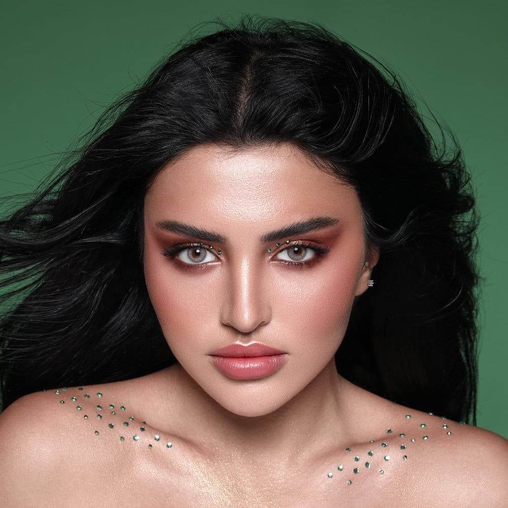 Bella Elite Contact Lenses, Mint Gray, Bella Elite Collection, cool gray shade, subtle limbal ring, color contact lenses, rich mint with beautiful medium gray