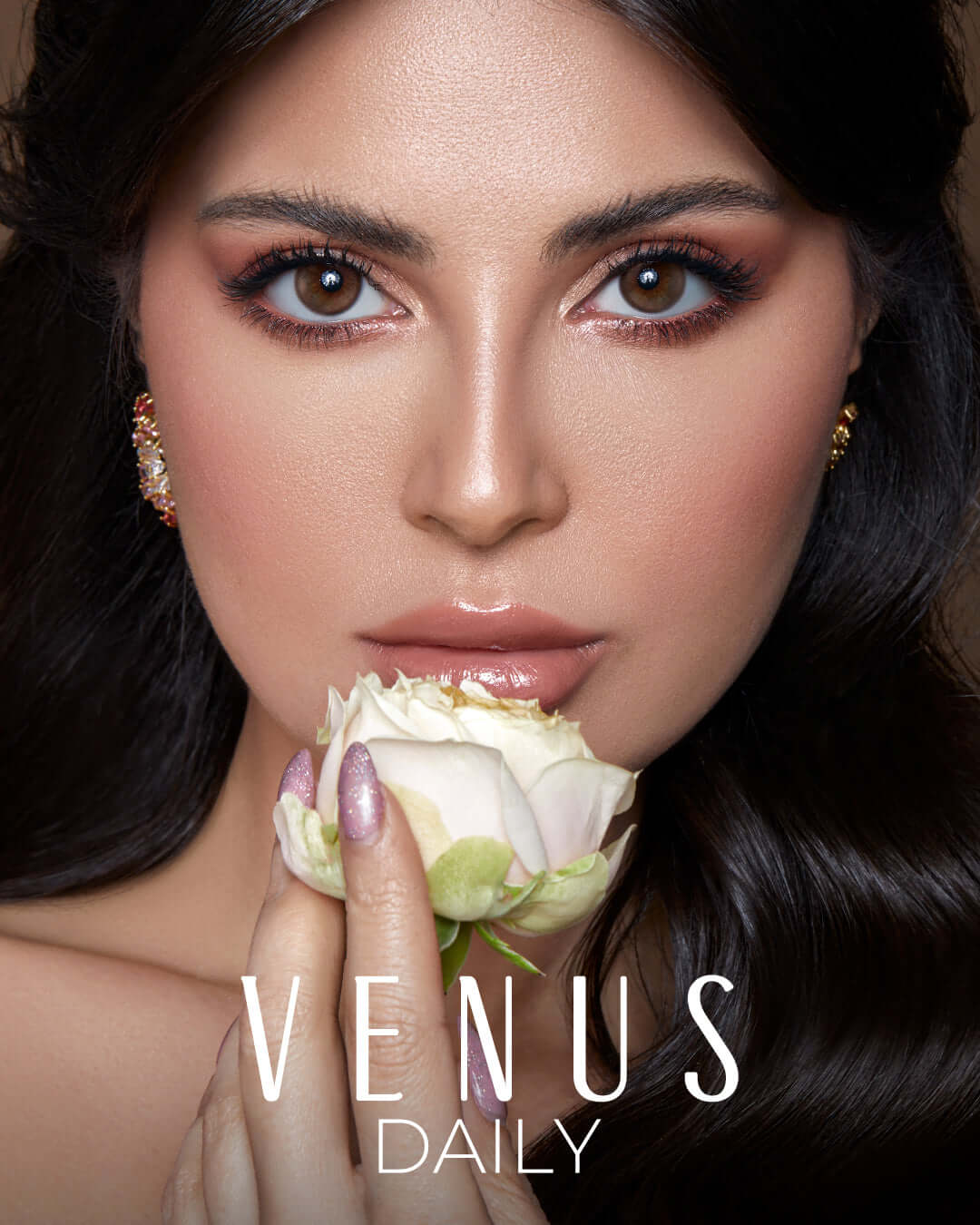 Bella Daily Contact Lenses - Venus, Daily disposable brown color lens, mocha brown tones, everyday beauty, Subtle Iris Enlargement