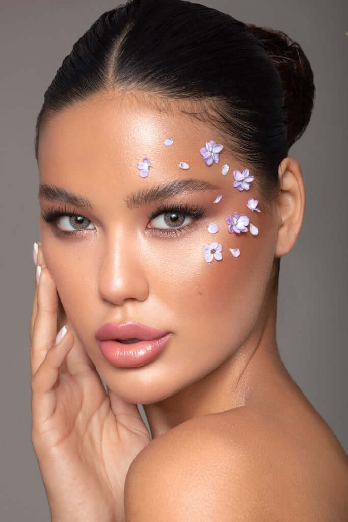 Bella Natural Cool Gray, Cool Gray colored contacts, blend gray with a starburst brown print.
