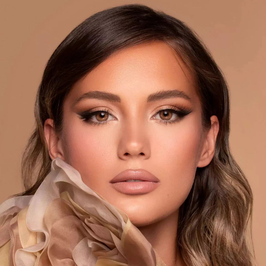 Bella Diamond colored Contact lenses, Oak , Bella Diamond Collection, beautiful brown colored contact lens shade , warm brown color contact lens
