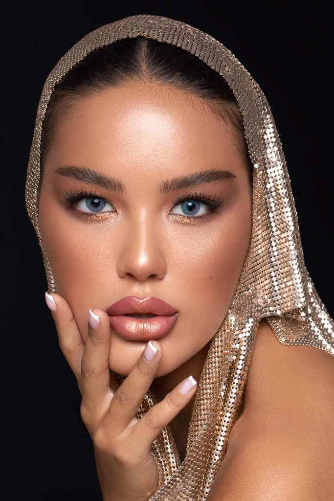 Bella prescription contact lenses, Moon Stone, bright and blue eyes, blue lens with light eyes
