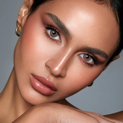 Bella Alora DYE Daily Contact Lenses in Light Gray, Bella Alora DYE Light Gray Contact Lenses, Daily Use, Model wearing DYE Alora Contact Lenses