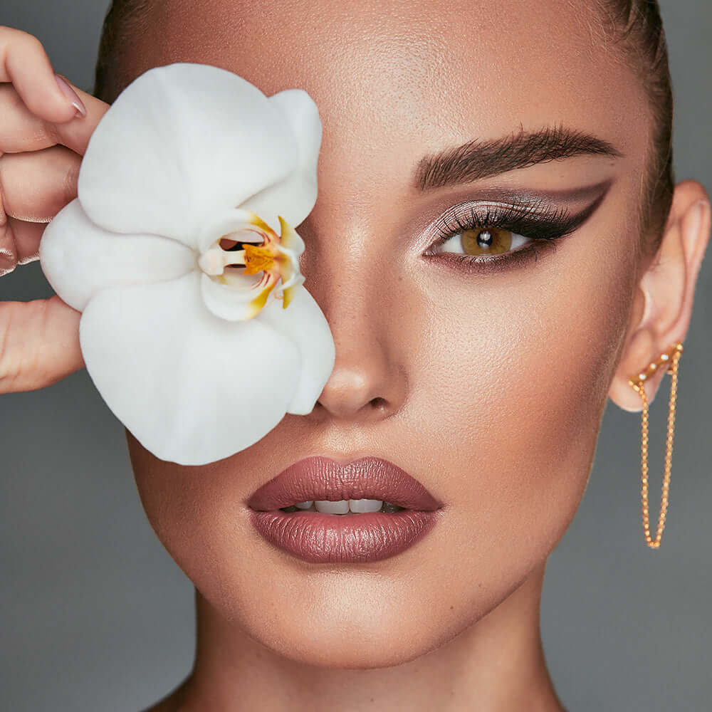Citrine Crystal Bella Lenses ,Bella Daily Contact Lenses, Warm olive-green tones combine with light hazels,Bella One Day’s Citrine Crystal lens. Without a limbal ring 
