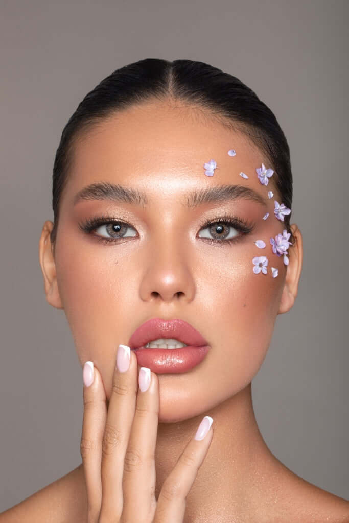  Bella Natural Cool Gray, Cool Gray colored contacts, blend gray with a starburst brown print.